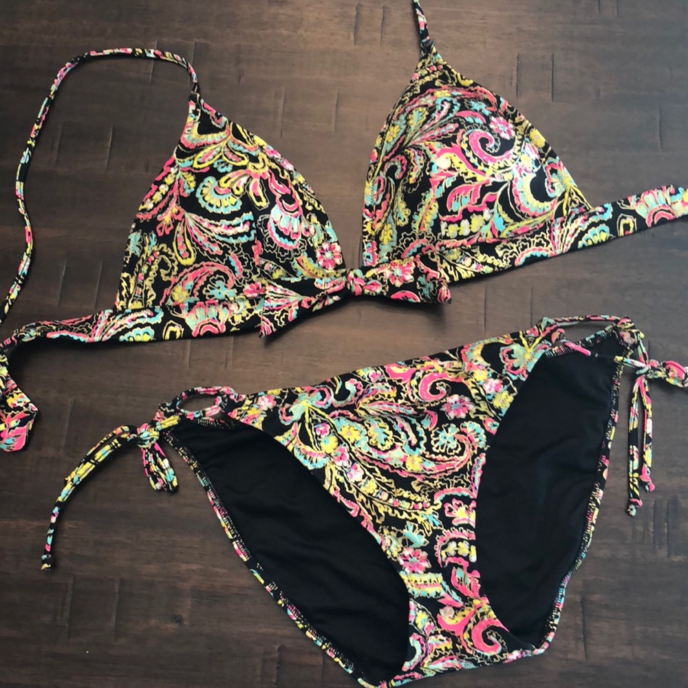Final chance. Victoria’s Secret swimsuit